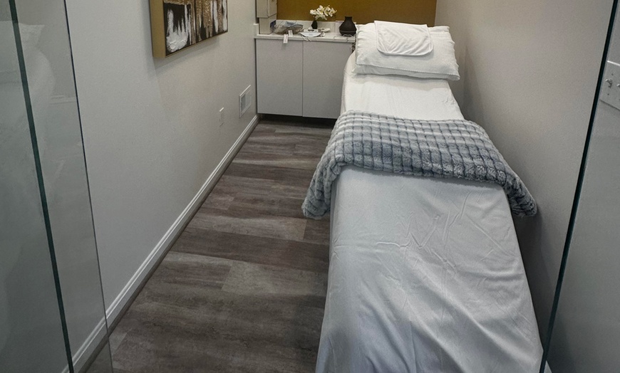 Image 2: One, Two, or Three 30 Minute CBD Salt Vitality Booth Sessions