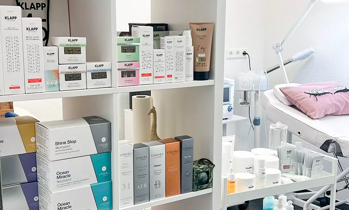 1, 3 oder 5 Aqua-Facial-Gesichtsbehandlungen für 1 Person (bis zu 51% sparen) - Second Medium