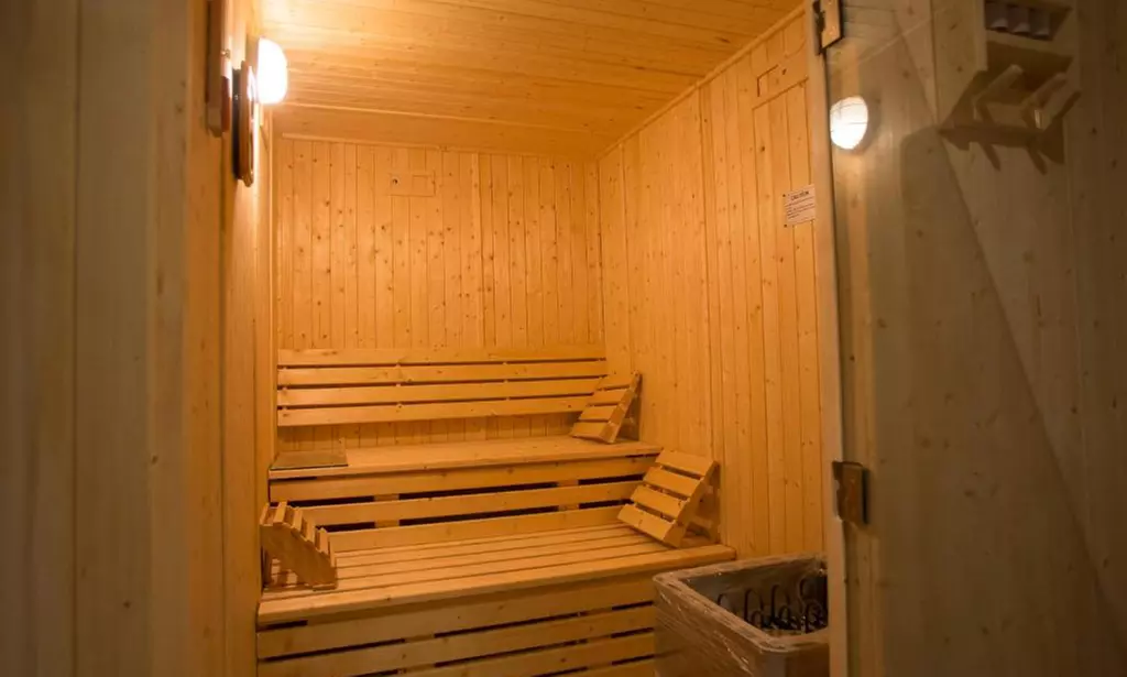 London: Elegant 4* Stay with Breakfast