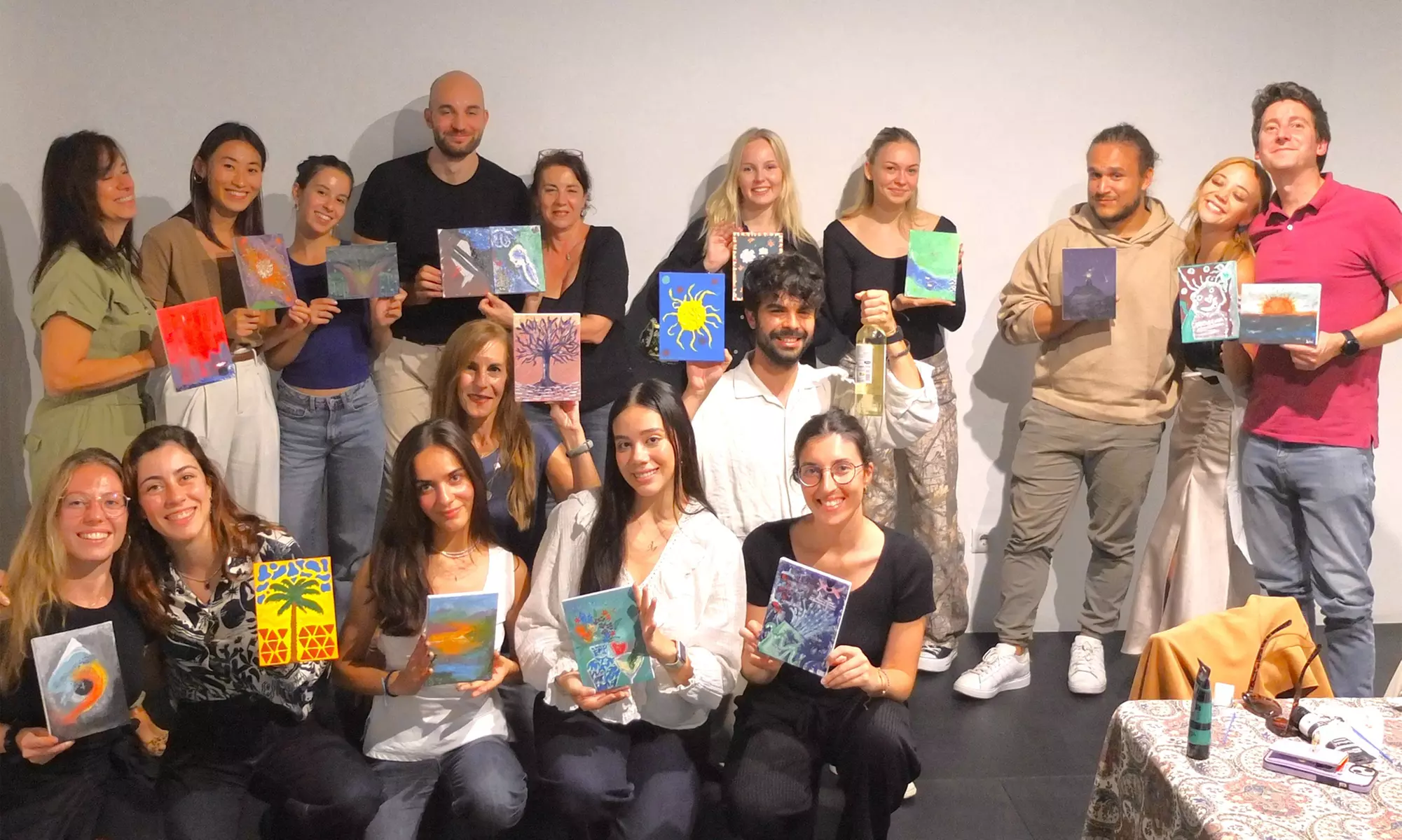 Taller de pintura introspectiva con vino para hasta 4 personas