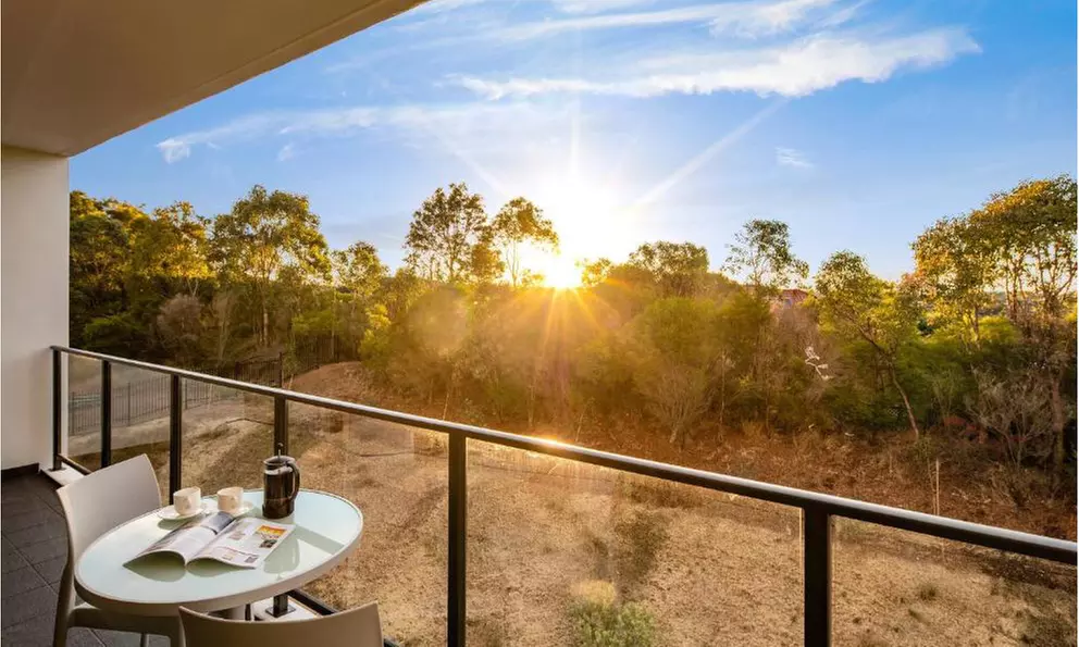 Quest Bella Vista: Studio, One, Two, or Three-Bedroom Apartment