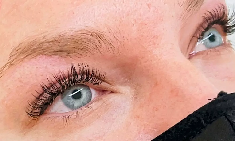 Classic, Hybrid or Volume Full Set of Eyelash Extensions