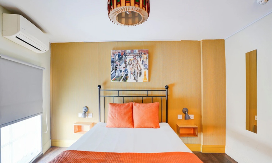 Image 9: London: Standard / Superior Double Room for Two with Breakfast