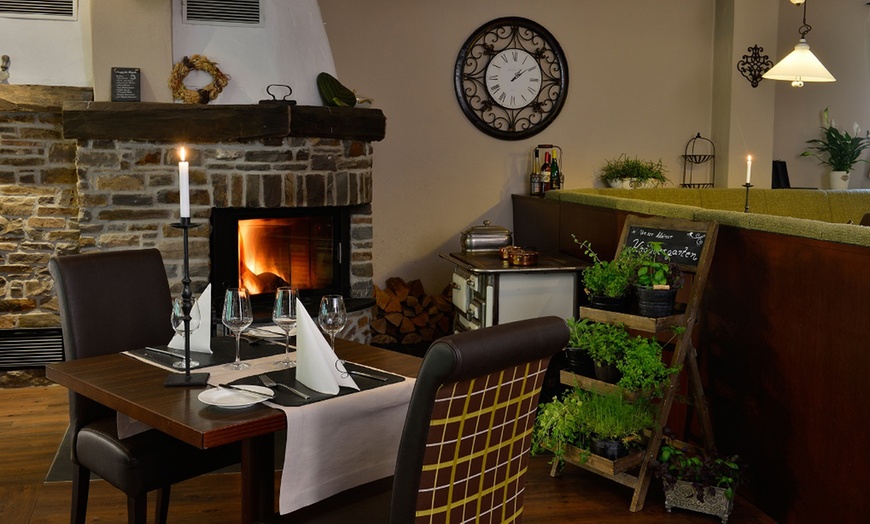 Image 4: Mosel: Doppelzimmer mit Frühstück, Kuchenbuffet und Bio-Sauna