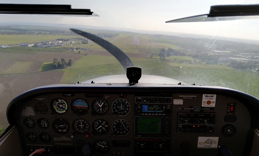 Image 5: Vol aux commandes d'un Cessna 152 ou 172 avec AIR LOISIRS