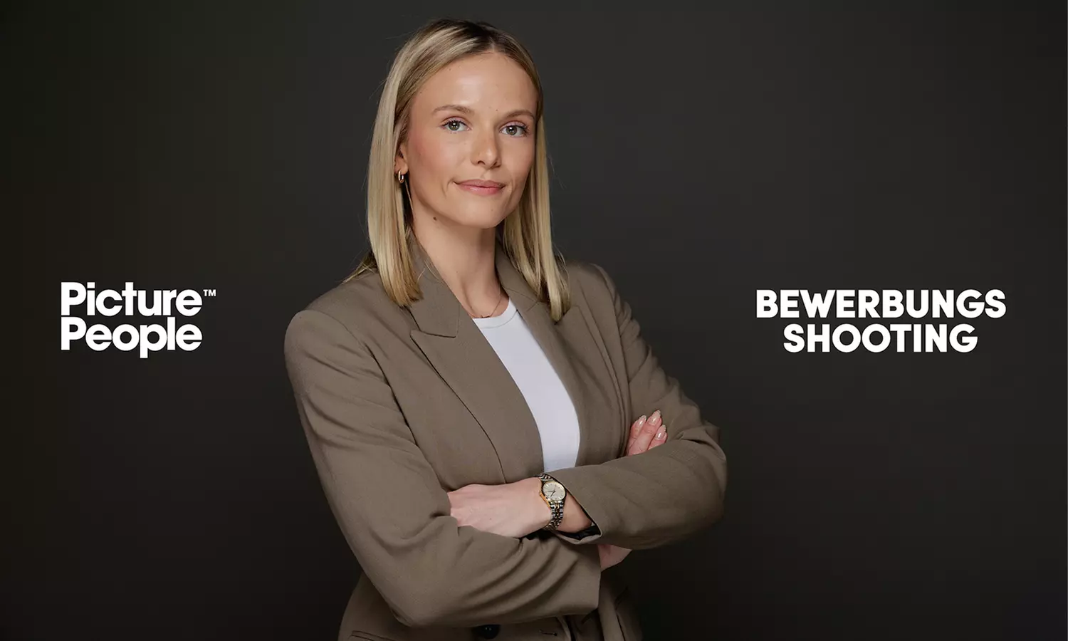 Professionelle Bewerbungsfotos bei PicturePeople inkl. Ausdruck & Datei + Geschenk (bis zu 69% sparen) - Primary Image