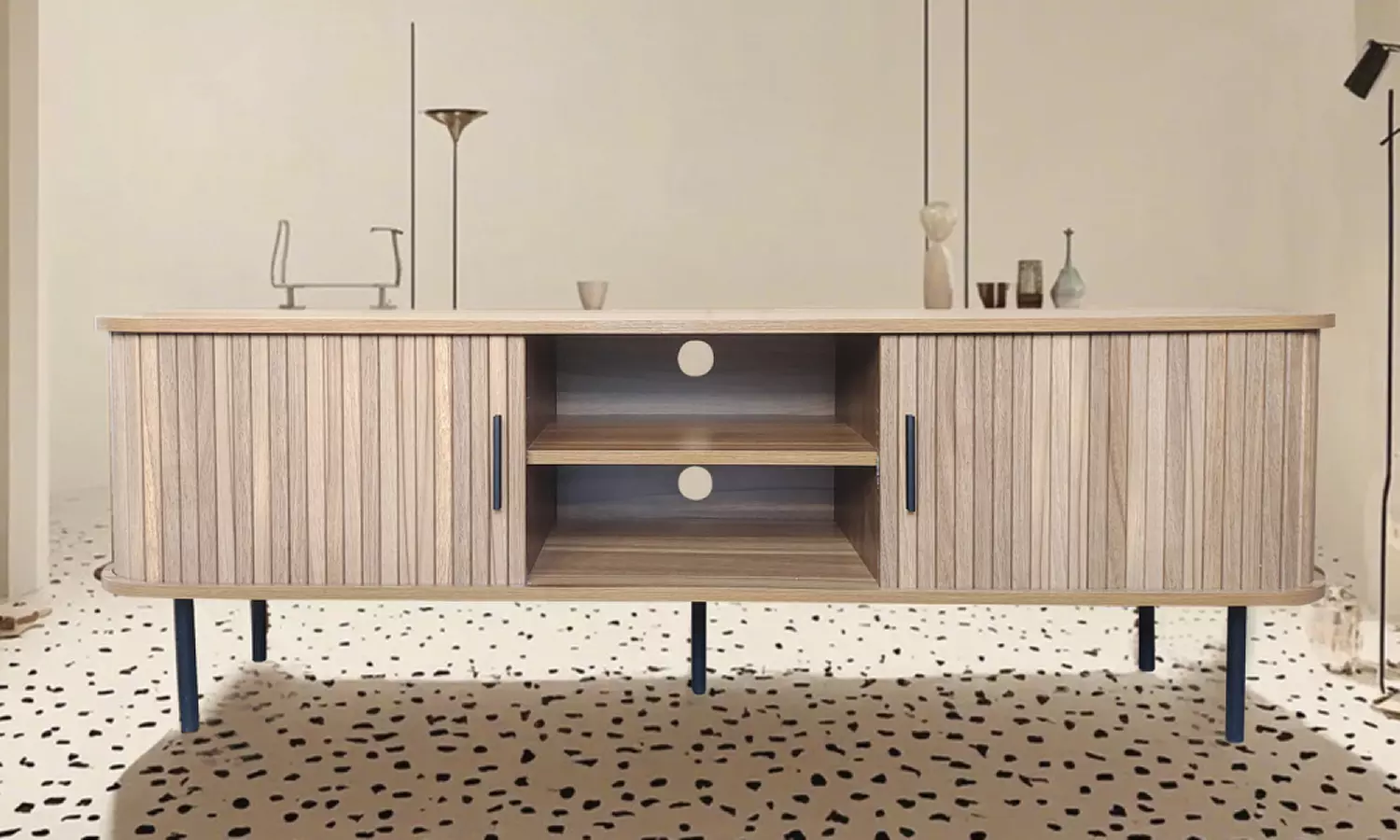 Meuble TV "Ambon" en bois cannelé avec portes coulissantes 140 cm