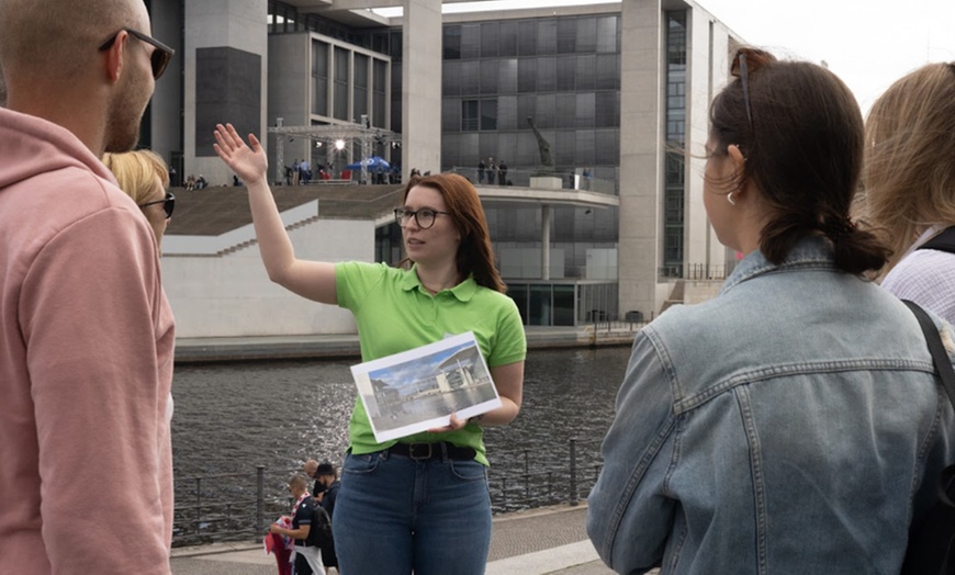 Image 3: 90-150 Min. Stadtführung durch Berlin für 1, 2 oder 4 Personen