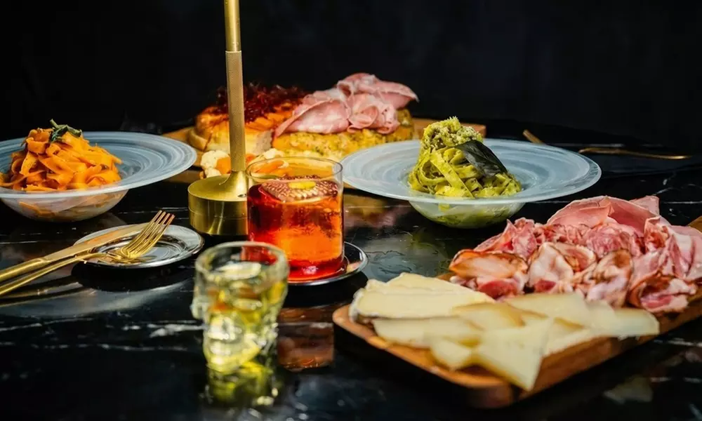 Menú completo con opción Prémium y cocktail