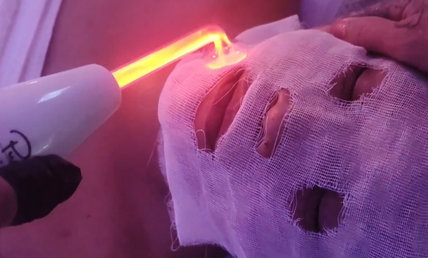 Image 6: Signature Scalp Treatment with Mini Facial, Massage, or More 
