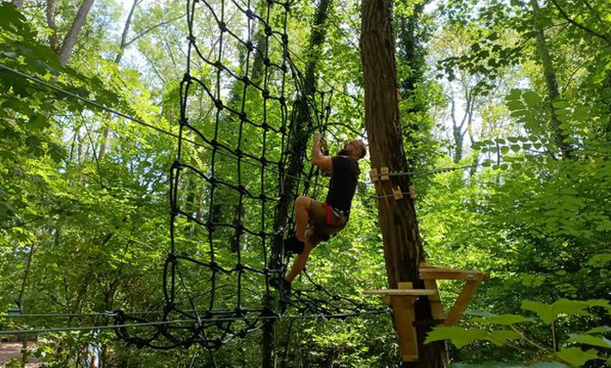 Image 3: Une entrée accrobranche en basse ou haute saison à Adventure Park