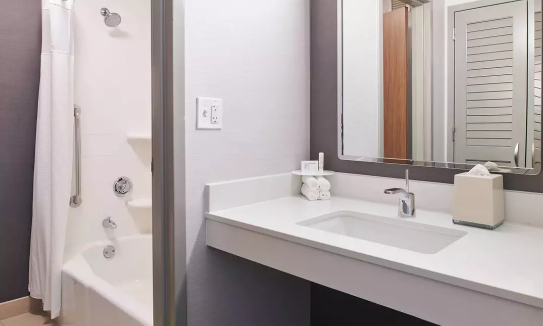 Relax in Comfort Just Minutes from Chicago's Famed Music Venue