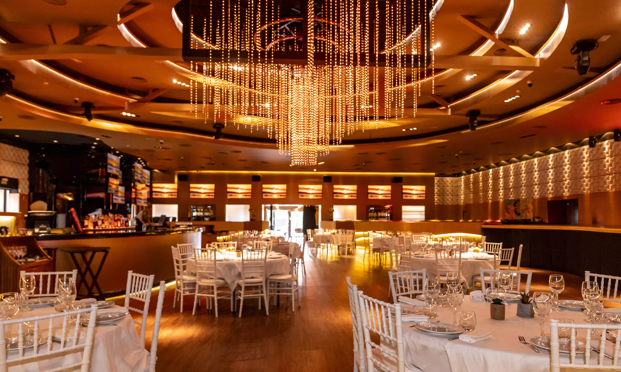 Cena y espectáculo para 2, 4 o 6 personas