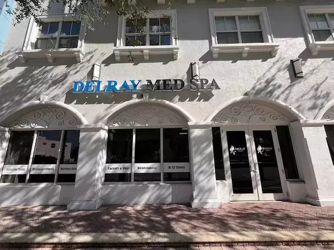 In-Office Teeth Whitening Treatments at Delray Med Spa