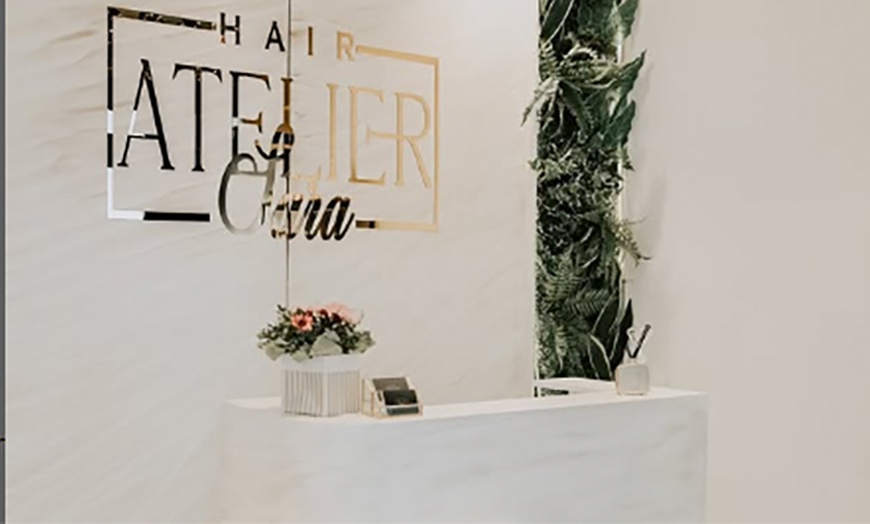 Image 2: Waschen, Schneiden & Föhnen für alle Haarlängen, opt. + Ansatzfarbe
