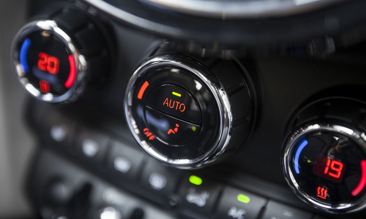 Recharge clim R134 ou 1234YF : fraîcheur garantie, confort retrouvé