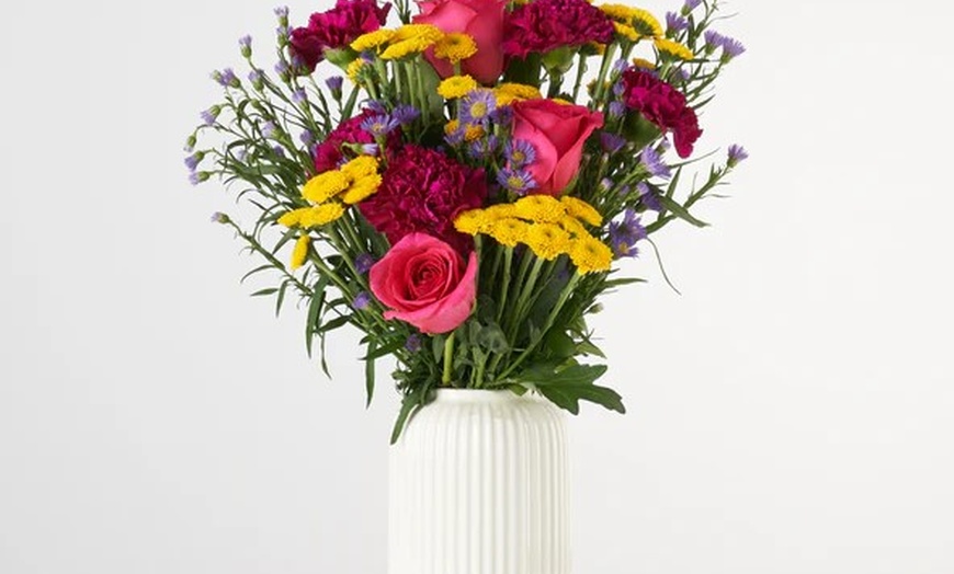 Image 1: Mothers Day & Seasonal Letterbox Flowers from Box & Blume