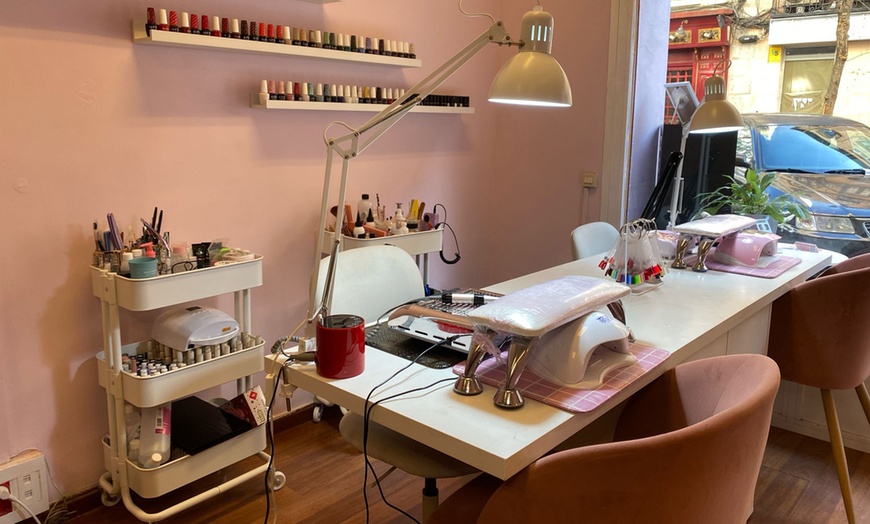 Image 6: Uñas veraniegas: manicura y/o pedicura semipermanente o de gel