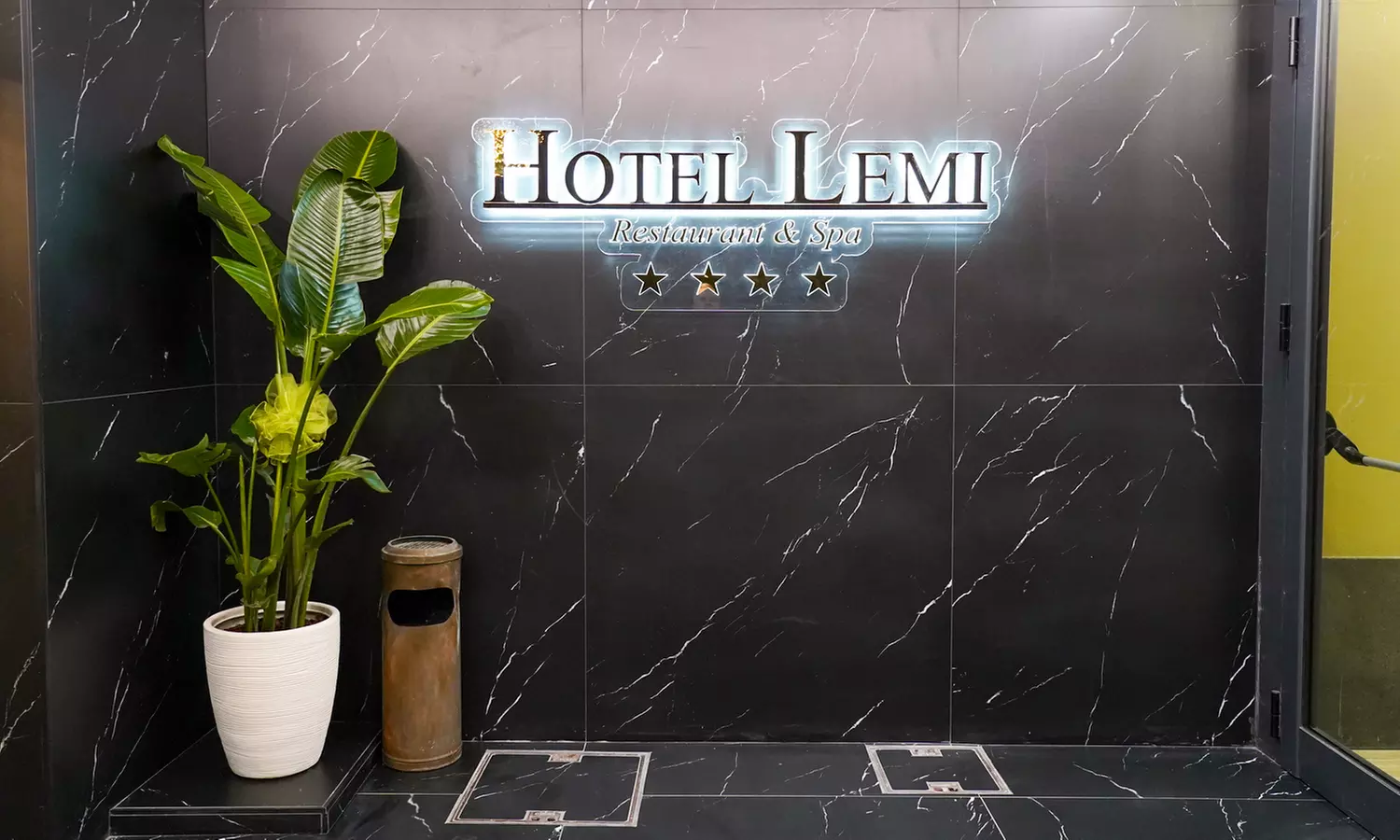 Benevento 4*: 1 o 2 notti con colazione o mezza pensione e Spa