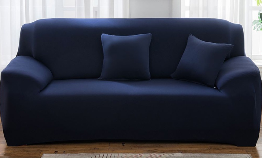 Image 8: Stretchy Protective Sofa Cover