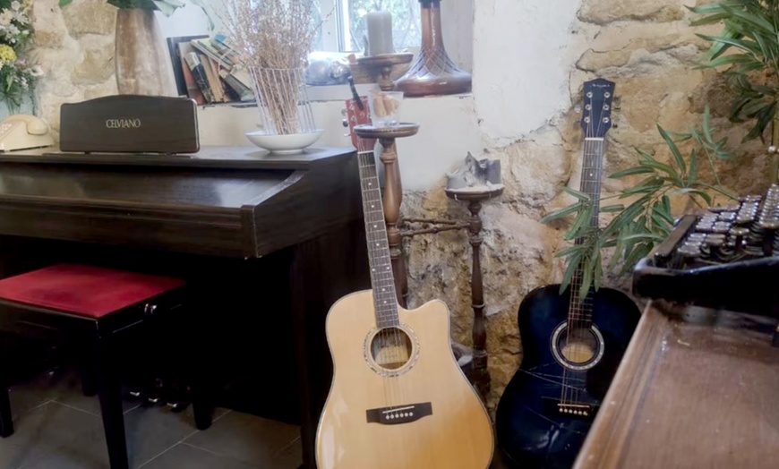 Image 13: Menú para 2 o 4 en casco antiguo de Alicante con postre y vino