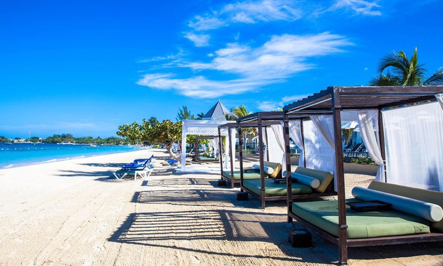 Image 29: Member-Only Deal: Steps from the Sea, Steeped in All-Inclusive Luxury