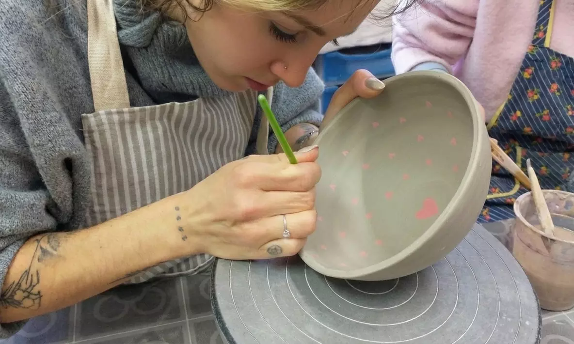 Experiencia creativa de cerámica con modelado manual para 1 o 2
