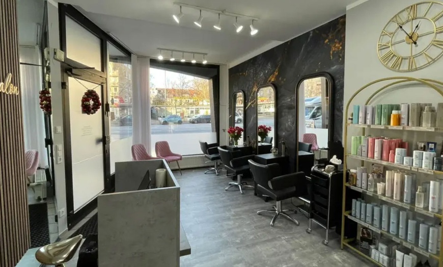 Image 2: Bis zu 71% Rabatt auf den Kosmetische Gesichtsbehandlung bei Ati Friseursalon