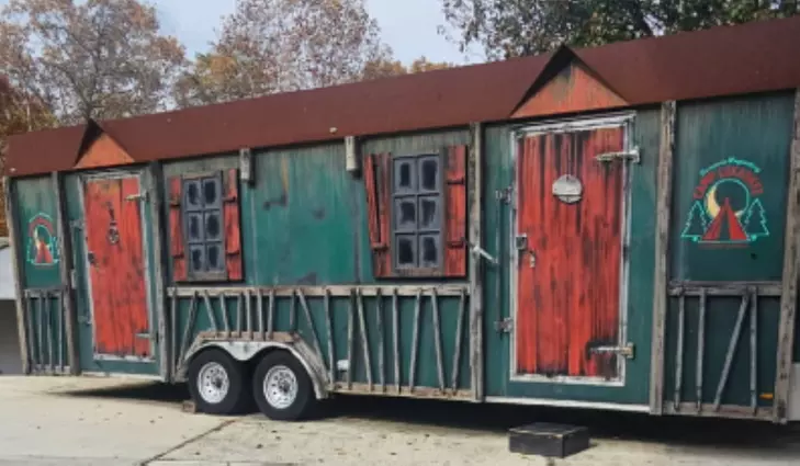 Survive the Cabin in the woods or Outsmart Uncle Tic Toc’s Circus