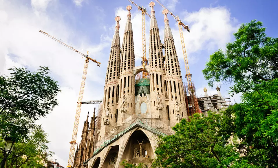 ✈ Barcellona: Volo diretto più 2 o 3 notti in hotel 3*