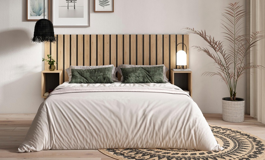 Image 2: Tête de lit en bois