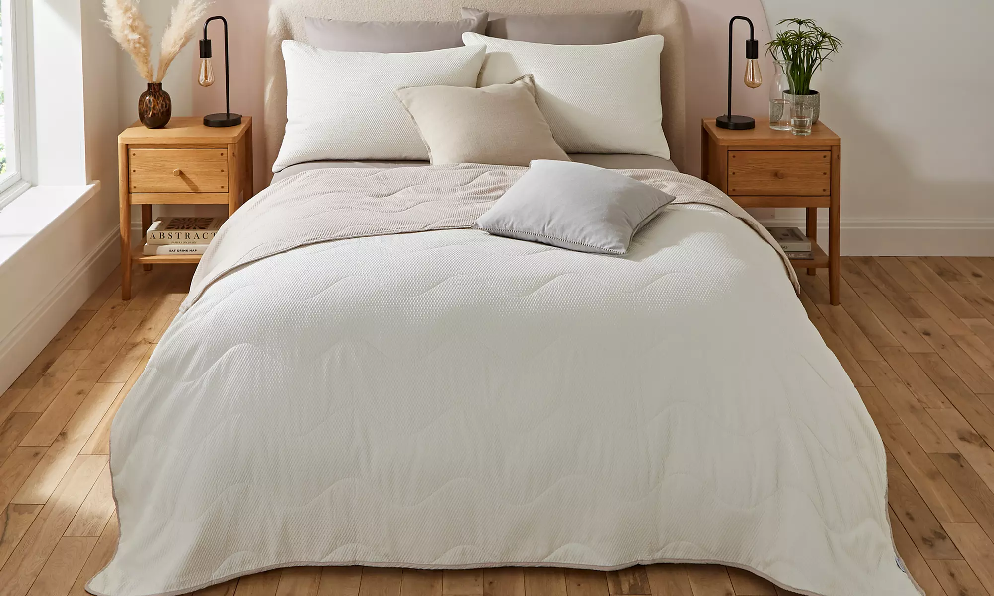 Silentnight Summer Breeze Seersucker 2.5 Tog Coverless Duvet Set