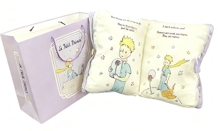 Image 11: Kissen in Buchform