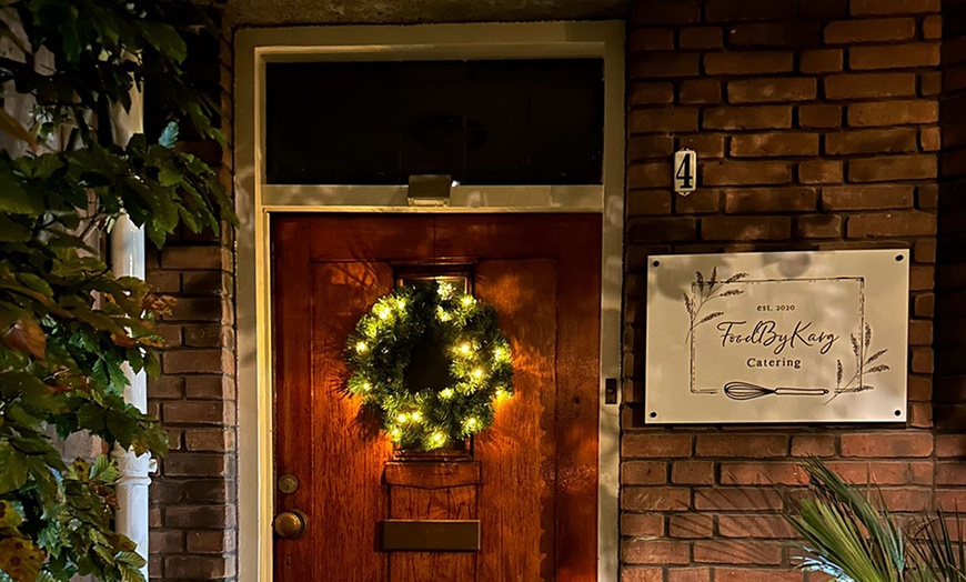 Image 2: Feestelijke slagroomtaart met luchtige vulling en krokante nougatine