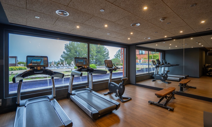 Image 5: Bienestar de lujo: spa para 2 con opción a masaje y menú en resort 4*