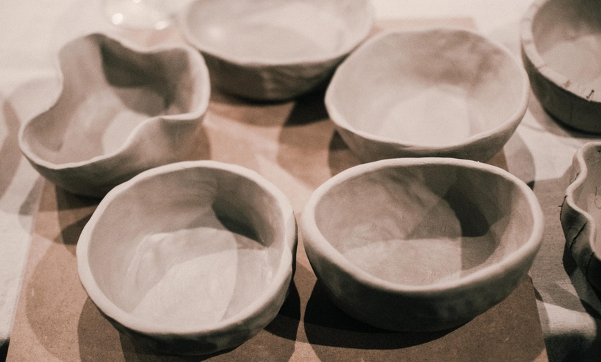 Image 3: Taller creativo de cerámica con o sin vino para 1 o 2 personas