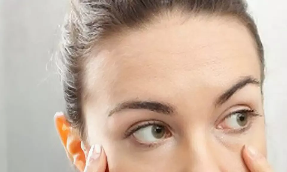 Gold Eye Serum Peptide Collagen Cream Roll-on Essence Anti Wrinkle Puffiness