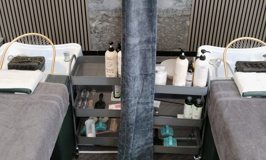 Image 2: Pack de bienestar: tratamientos capilares, faciales y masaje corporal