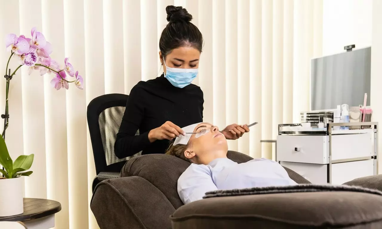 Brow Tint, Design Shaping & Tint or Natural Classic Full Set