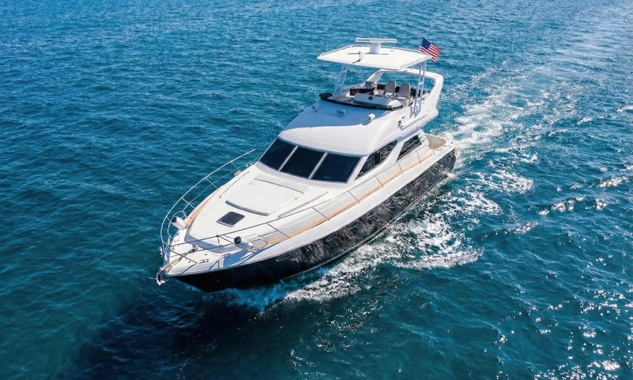3, 4 Hours Yacht Rental, Charters of 4 Hours with Jet Skis and More