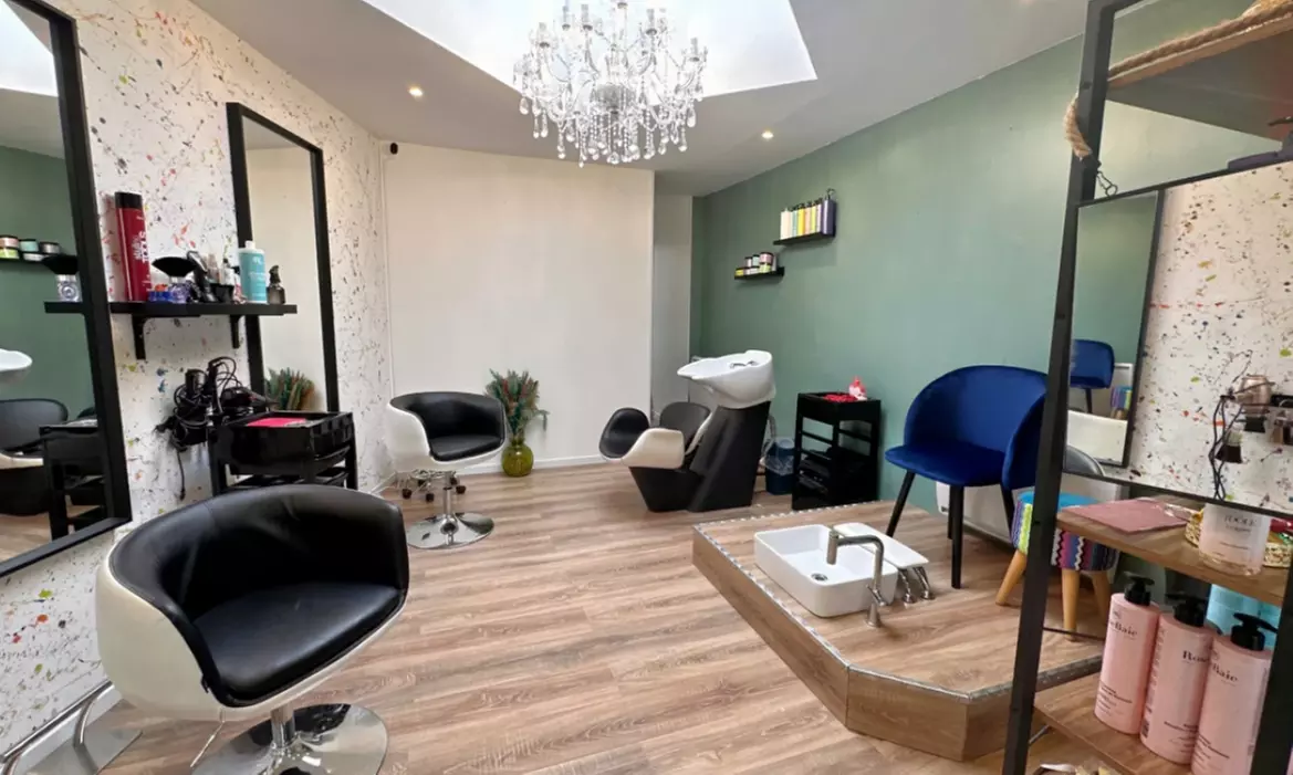 Beautés des mains et des pieds avec sk coiffure & institut