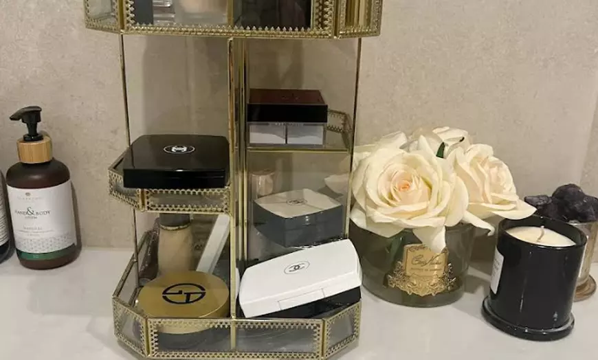 Image 3: Glow Starts Here: 60-Min Deep-Cleansing Carbon Facial to Balance Skin 