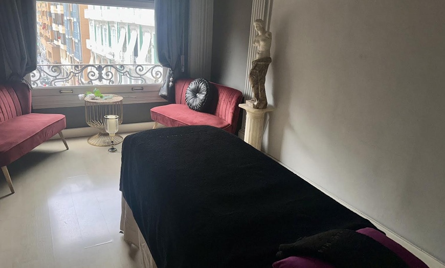 Image 2: Limpieza facial básica o profunda con opción a tratamiento antiarrugas 