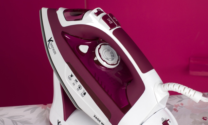 Image 15: Kleeneze Cordless Steam Iron
