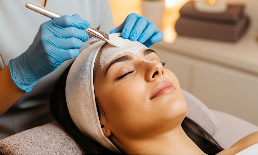 Image 2: Choice of Facials or Beauty/Body Treatments for Men or Women