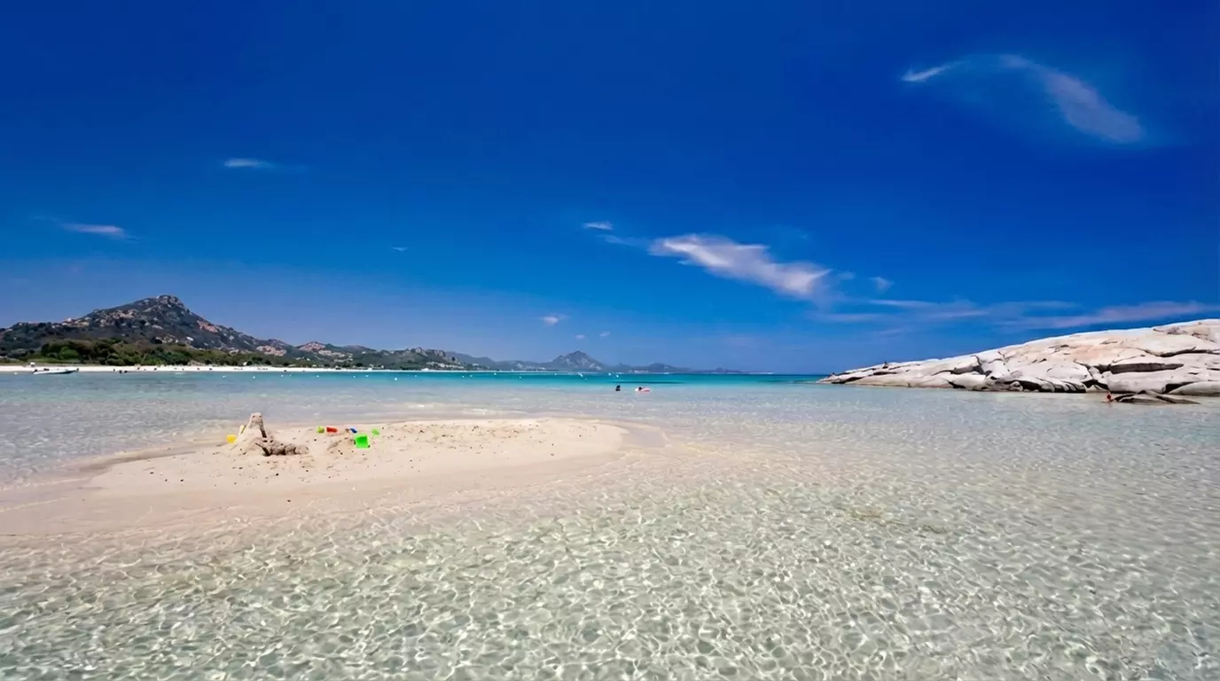 Sardinien: 3-7 Nächte inkl. Halbpension, opt. Strandservice