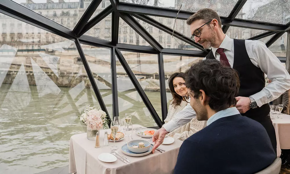 Déjeuner ou dîner croisière avec Bateaux Mouches