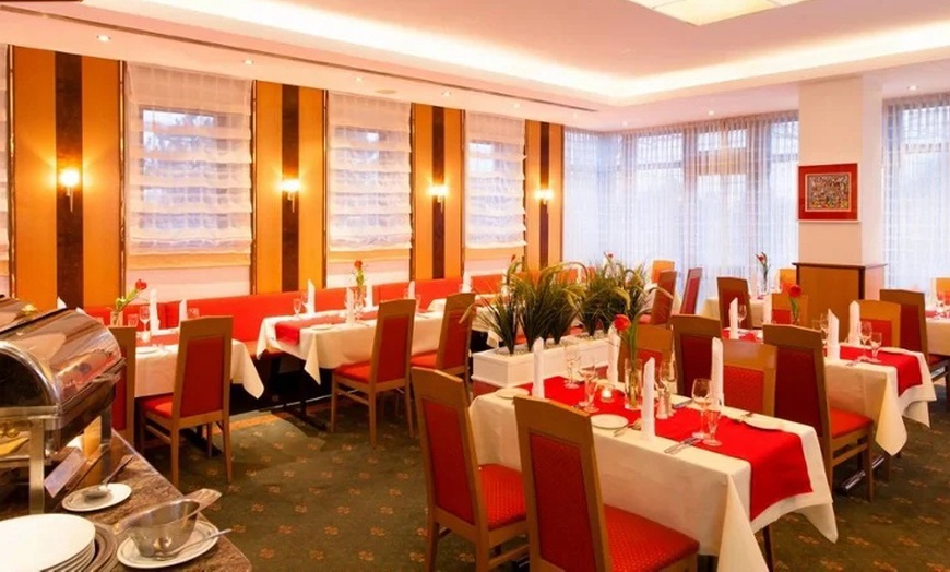 Image 7: Hamburg: 2-3 Nächte mit Frühstück, Late Check-out und Parken