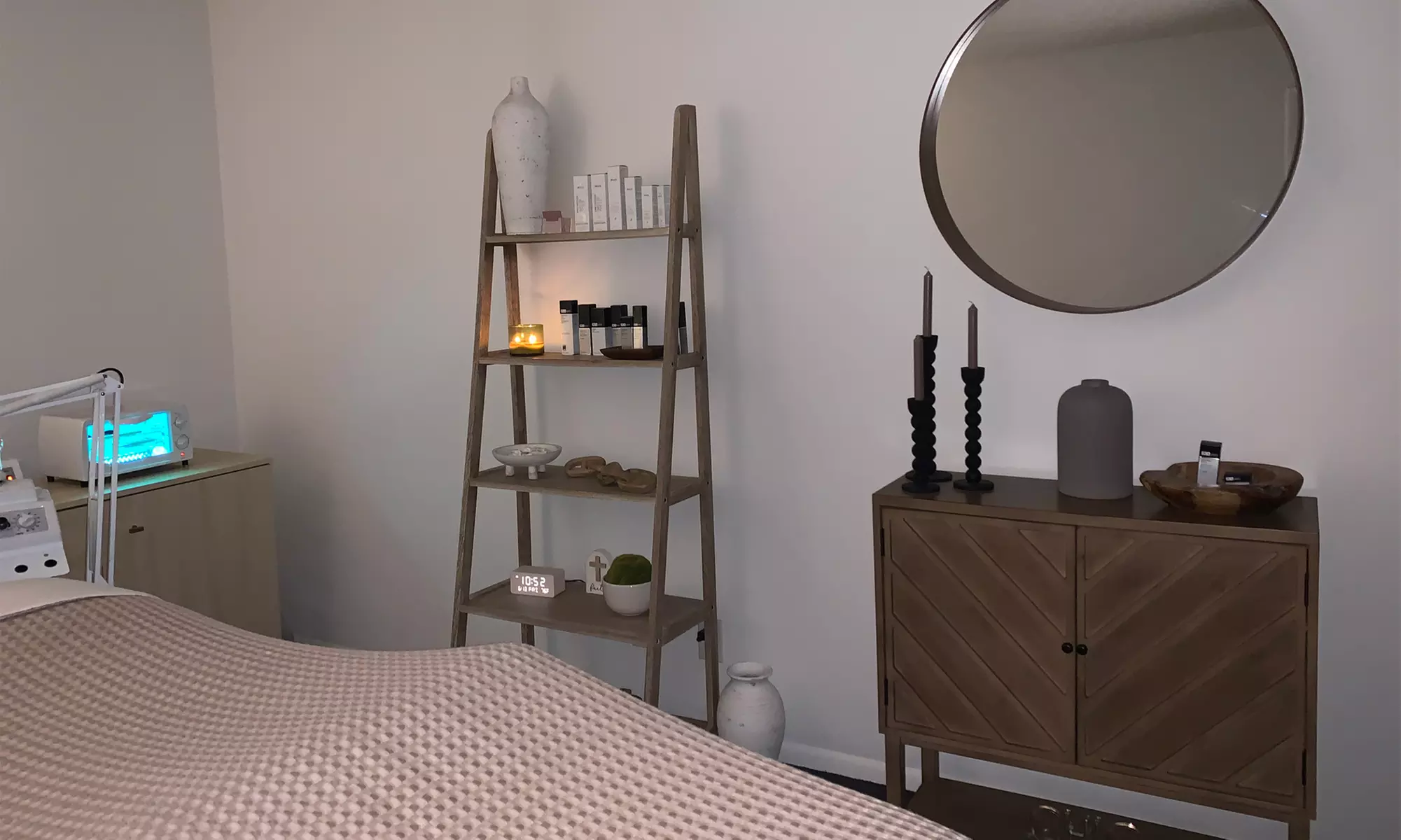 Radio-Frequency Facelift, Luxe Facial Express or Ultrasonic-Cavitation