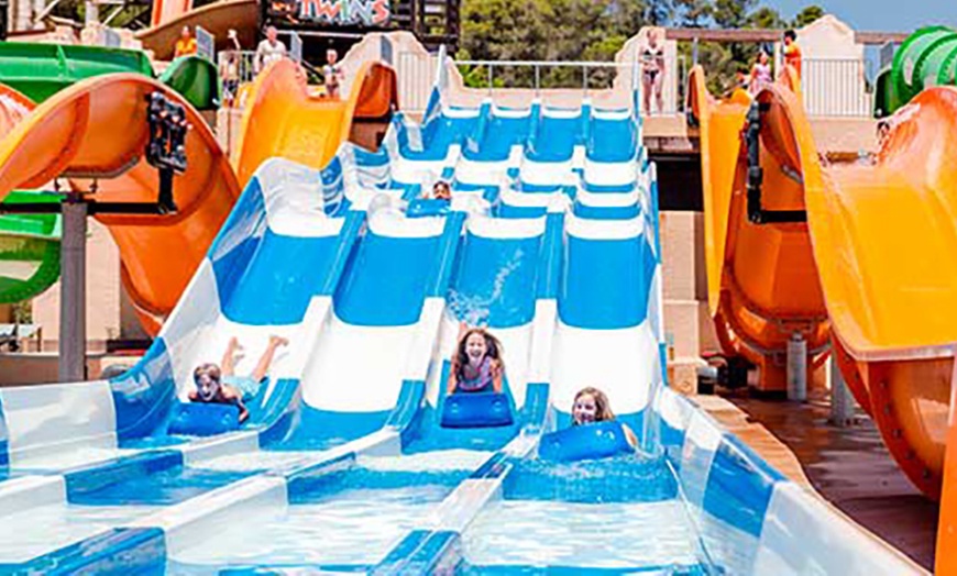 Image 18: Entrada al Western Water Park para todas las edades